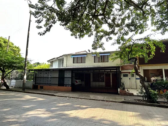 Se Alquila Oficina/consultorio En Nueva Tequendama- Cali
