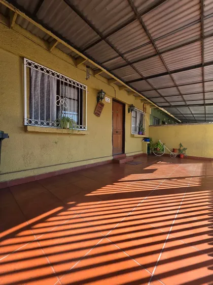 Amplia Casa 3d/1b Con Excelente Conectividad.