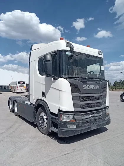 Camión Scania R450 A6x4