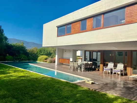Espectacular Casa Diseñada Por Jose Cruz , Premio Nacional