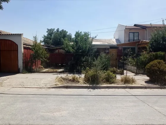 Venta De Comoda Casa En Maipu
