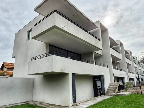 Townhouse Dra Eloisa Díaz ...desde 18.200 Uf