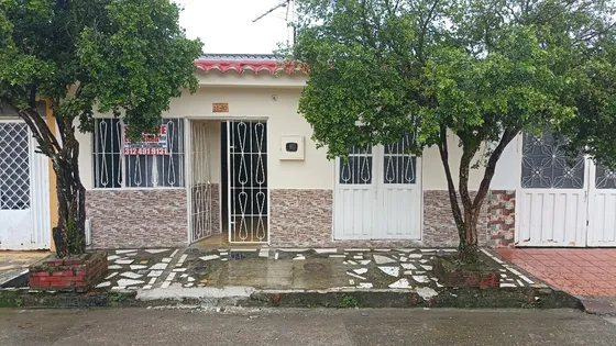 Casa Acacias Meta, 140 Mts, 5 Habitacio, 3 Baños, 2 Cocinas 