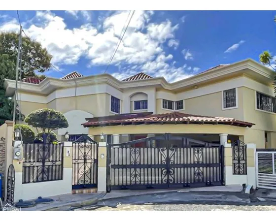 Alquilo  Casa En Urbanización Fernandez, Santo Domingo