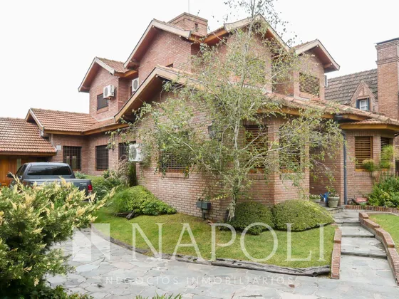 Venta De Propiedad De Categoría En Monte Grande