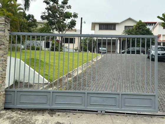 Casa En Venta En Viejo Arroyo Hondo
