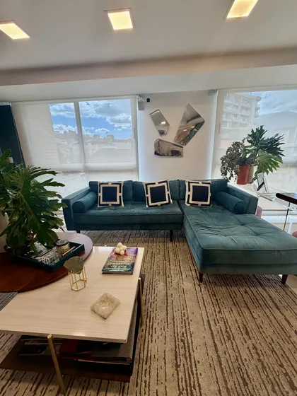 Se Vende Ph Los Naranjos De Las Mercedes , Triplex , Espectacular , Vista Al Ávila , Excelentes Acabados , Listo Para Entrar , Pisos Mármol , 4 Hab Cada Una Con Baño , Salón , Comedor ,terraza , 6p