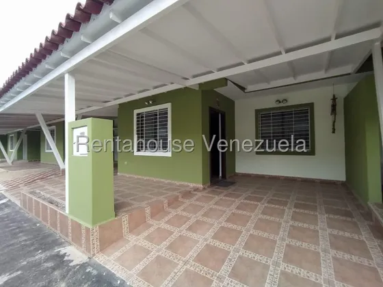 Hermosa Casa En Venta En Excelente Urbanismo De Cabudare, Donde El Confort De Sus Espacios Y Comodidad De Su Urbanismo Te Permitira Darle A Tu Familia El Hogar Soñado * & Mehilyn Perez Tu Asesor De  C