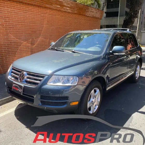 Volkswagen Touareg .