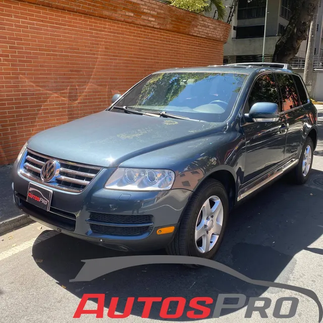 Volkswagen Touareg .