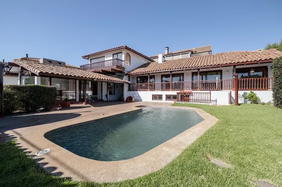 Jardín Del Mar, Gran Casa Familiar En Barrio Con Vista