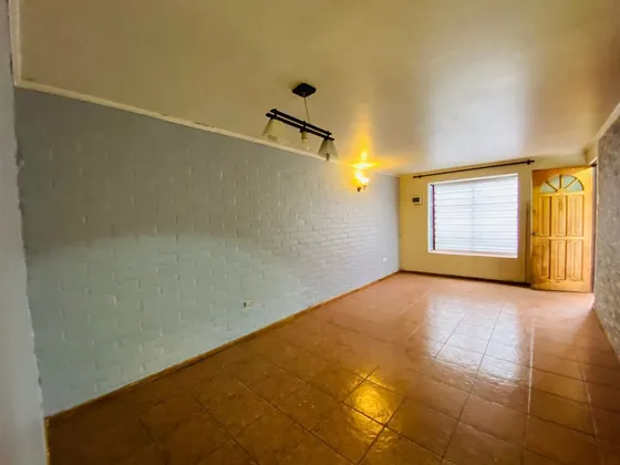 Casa En Venta De 3 Dorm 1 Baño - Maipú