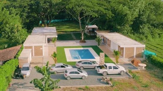 Se Vende Hermosa Finca Con Piscina 6.400 M2 De Terreno Rozo Valle