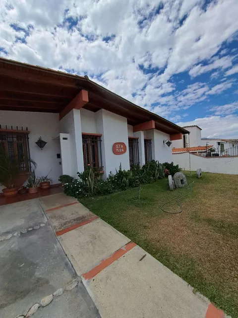 Cómoda Y Amplia Casa En Urb. San Antonio Mérida