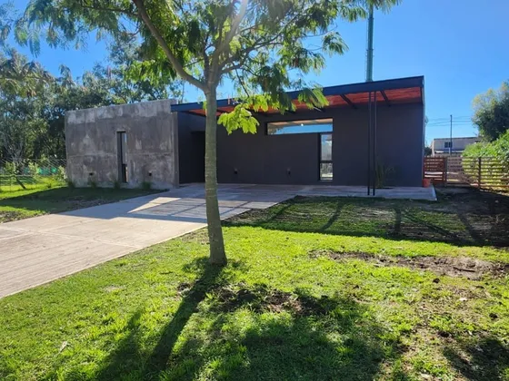 Venta Casa 3 Dormitorios Pilar Del Este Con Cochera