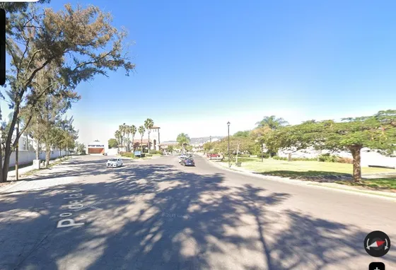 Casa En Fraccionamiento Ubicado En Colonia San Agustín, Jalisco. Con 3 Recamaras Con 143m2. A Unos Minutos De Plazas Outlets. 