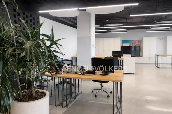 Oficina Habilitada En Arriendo Nlc 290 M2