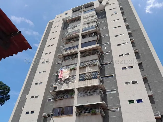 Cf Amplio Apartamento De Tres Habitaciones Cerca Del Peaje De Tapa Tapa En Calle El Recurso!! Listing 25-1968