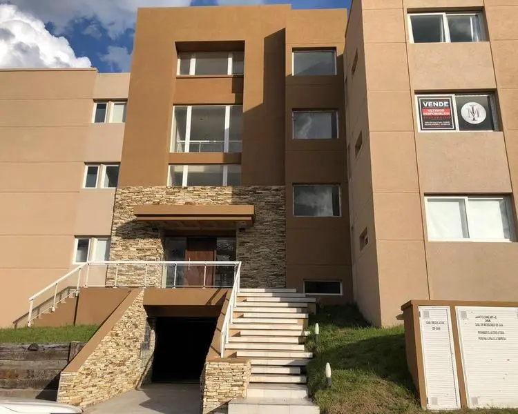 Two-Bedroom Apartment with Sea Access and Swimming Pool.