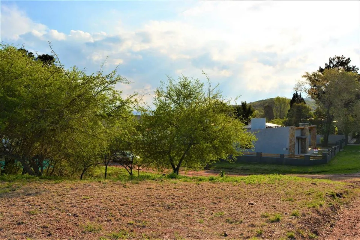 Plot for Sale on Corner, 305 m², in Villa del Dique