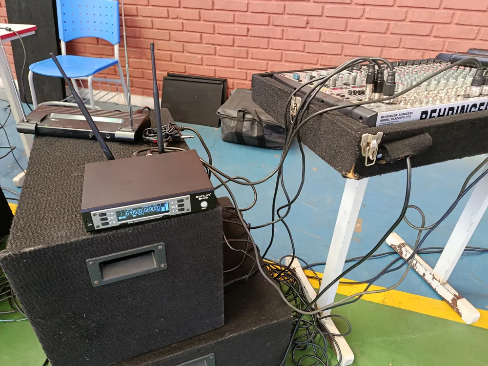 Close-up do microfone Somlimi EW135G4