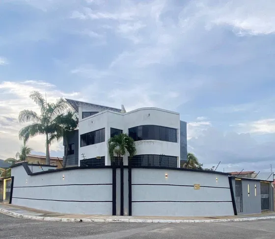 Lm Casa Valles De Camoruco A Media Cuadra 4 Avenidas Calle Cerrada Remodelada  Valencia Carabobo Venezuela