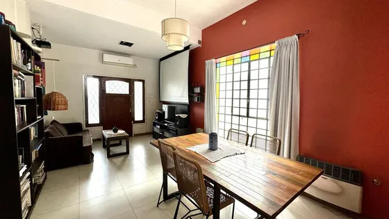 Casa 3 Ambientes + Casa 2 Ambientes Al Fono En Palomar Ideal Dos Familias O Para Uso Profesional.