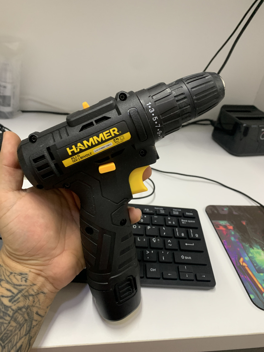 Parafusadeira Furadeira Hammer Pli-11 A Bateria Preto