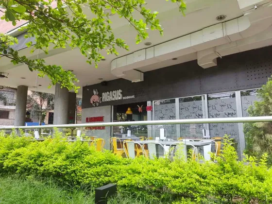 Local Arrendado Para La Venta, Cerca Estación Niquia