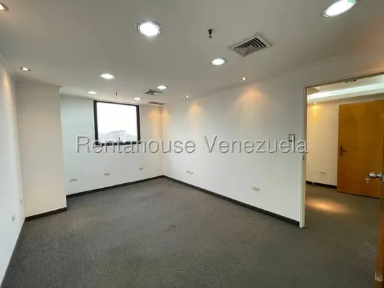 Oficina En Alquiler Torre Sindoni Maracay 25-20607 Apd