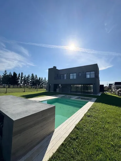 Casa En Venta Barrio El Rebenque Canning