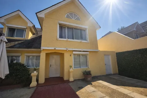 Venta De Hermosa Casa La Reina 