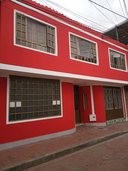 ¡amplia Casa De Dos Niveles - Ideal Para Familia Extensa O Inversión! En Sibate