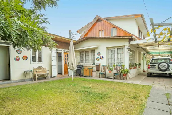 Casa En Venta De 5 Dorm. En Macul
