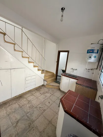 Alquiler De 3 Ambientes Con Patio En Ph , Sobre Av. Balbín En San Miguel