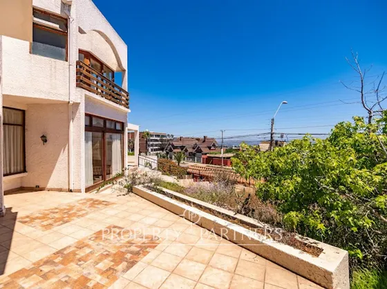 Imponente Propiedad En Venta En San Joaquín