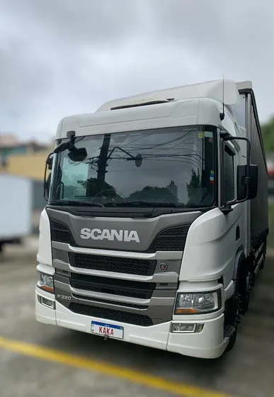 Scania P320 Bitruck (8x2) Leito Cabine Completo Baú 11m
