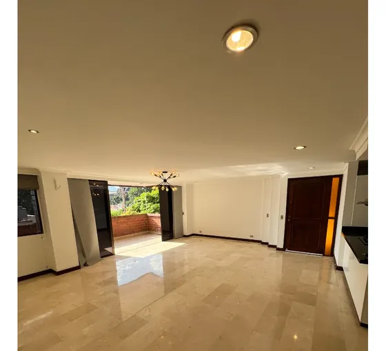 Vendo Hermoso Apartamento, Precio De Oportunidad En El Poblado