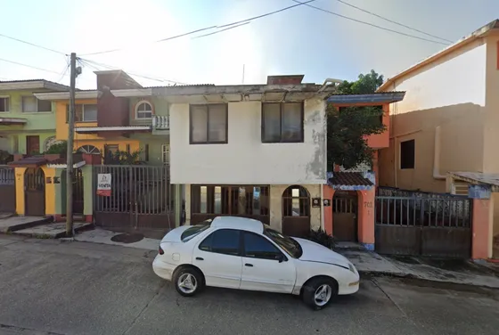Casa De Recuperación Bancaria En Bernardo Simonin 703-a, Coatzacoalcos, Veracruz (vd059)