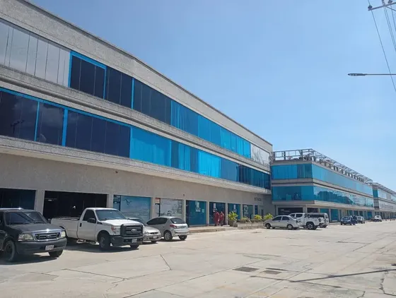 En Venta Bella Y Cómoda Oficina Amoblada Cc Aerocentro, Valencia. Nicolás Quiñones Pons
