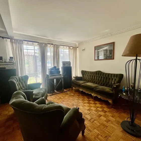 Oportunidad, Buen Terreno , Luminosa Y Amplia Casa