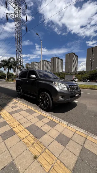 Toyota Prado 2.7 Sumo