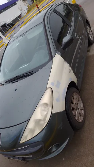 Peugeot 207 2.0 Sedan Xt Hdi
