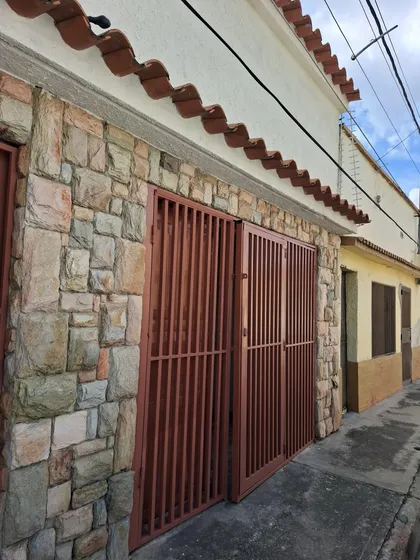 Local En Alquiler A 100 Mt Del Periférico Av Aranzazu Yt