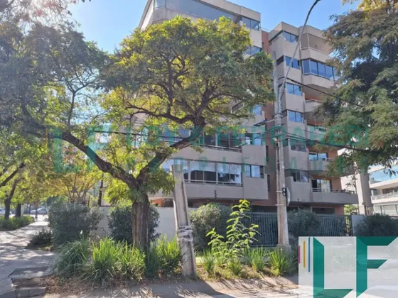Venta Departamento Los Dominicos Con Estacionamiento