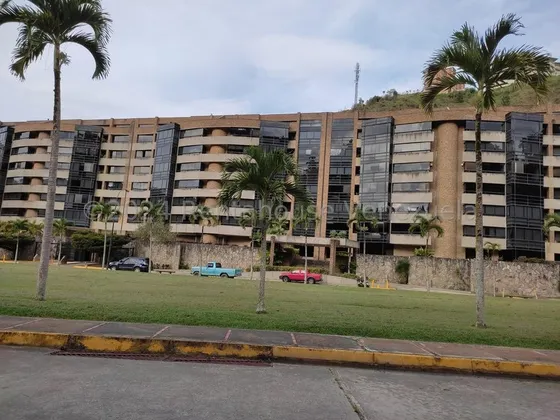 Se Vende Apartamento En Lomas De La Lagunita Mls #24-25783