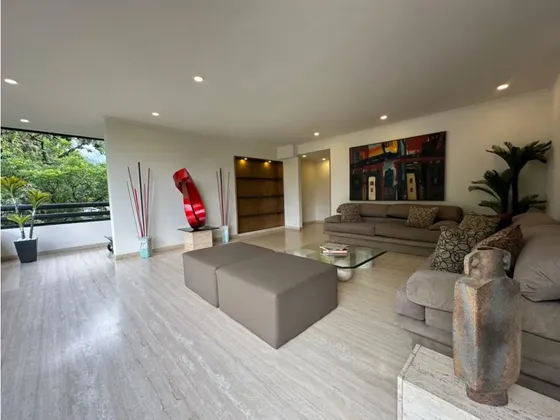Apartamento De Lujo En La Castellana. 210 M2. 4/4/3. Mgr/mgg
