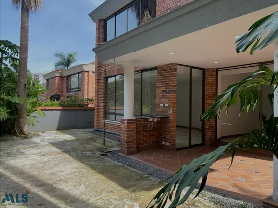 Casa Con Zona Verde En Benedictinos(mls#249596)