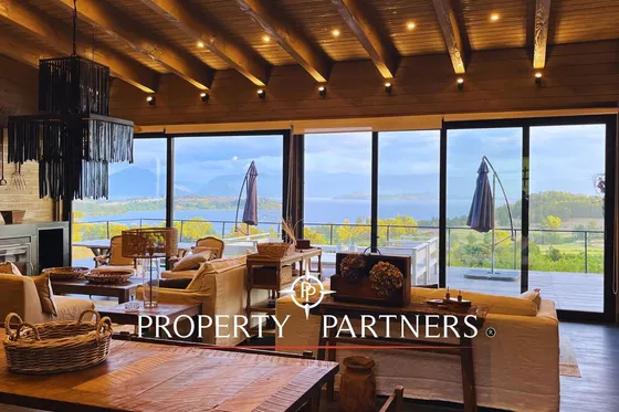 Casa Con Insuperable Vista Al Lago Ranco