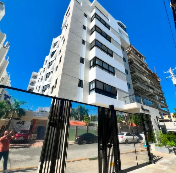 Dios Justo Al Lado De La Embajada De España Alquilo  Espectacular Apartamentocon Con Linea Gris.